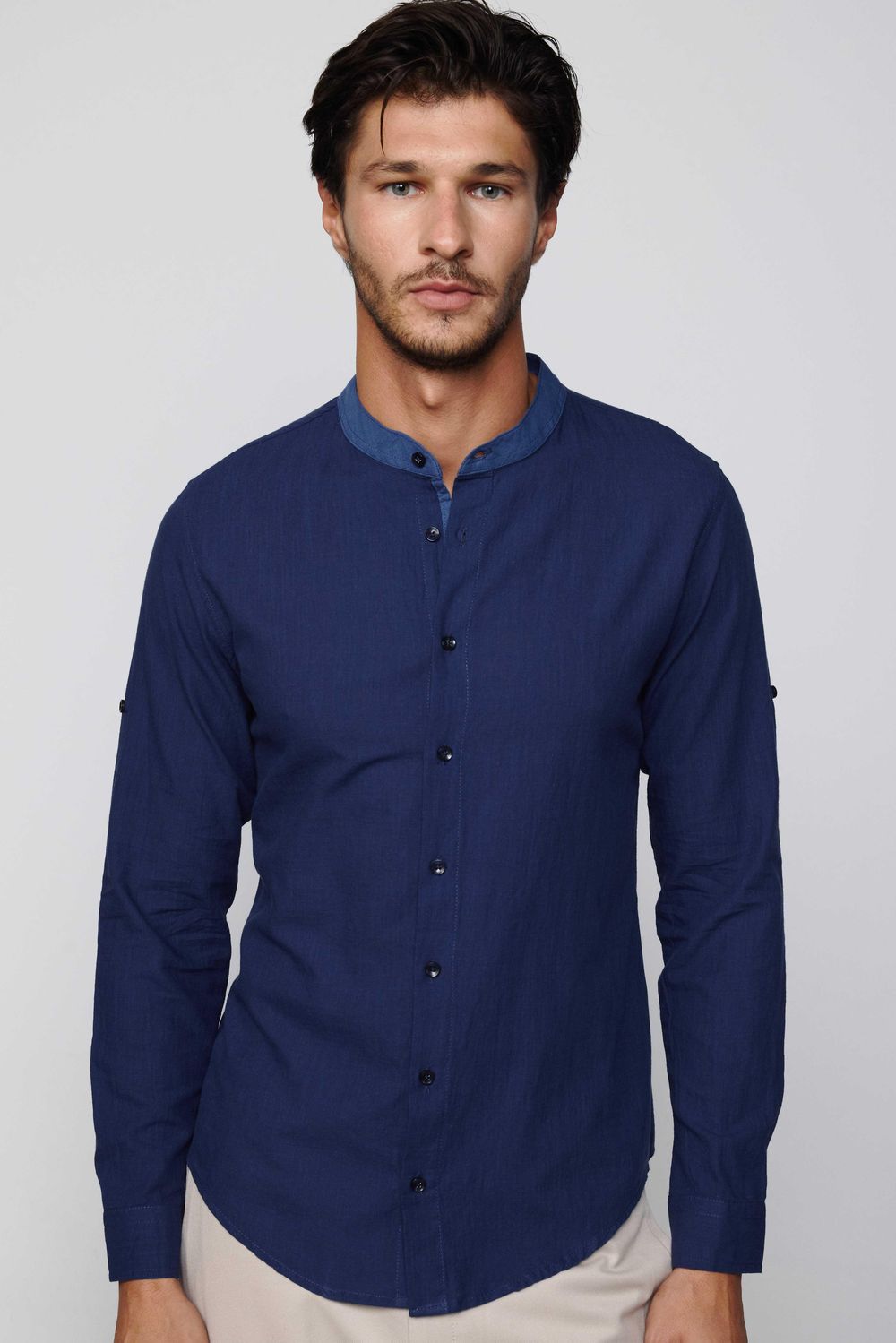 Slim Fit Düz Hakim Yaka Kol Apoletli Ketenli İndigo Erkek Gömlek