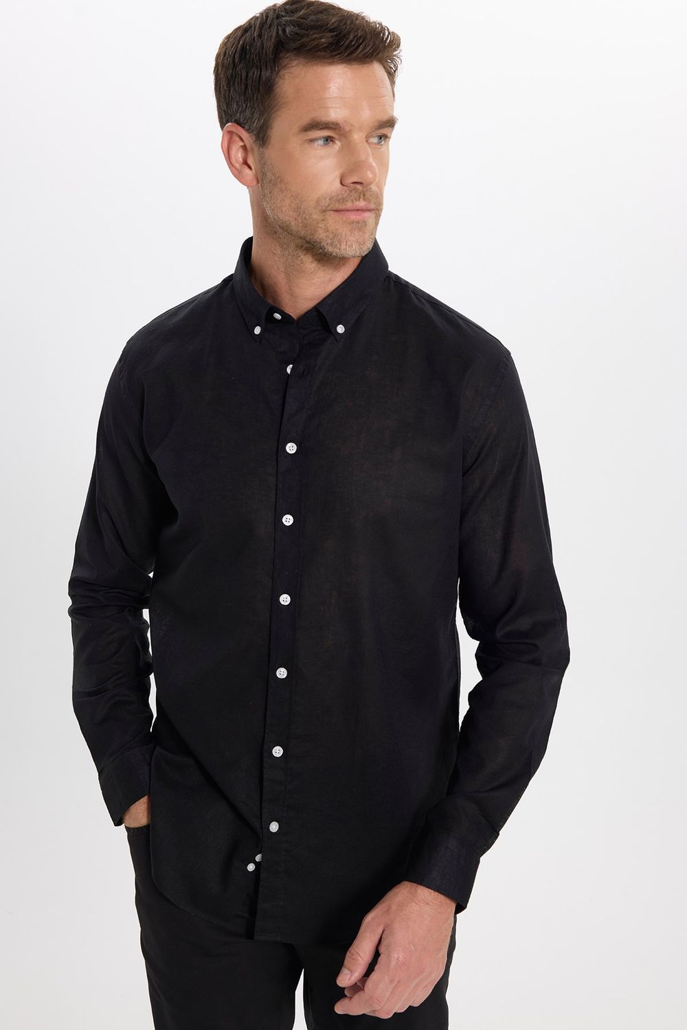 Erkek Slim Fit Dar Kesim Uzun Kollu Keten Premium Seri Düğmeli Yaka Spor Siyah Gömlek