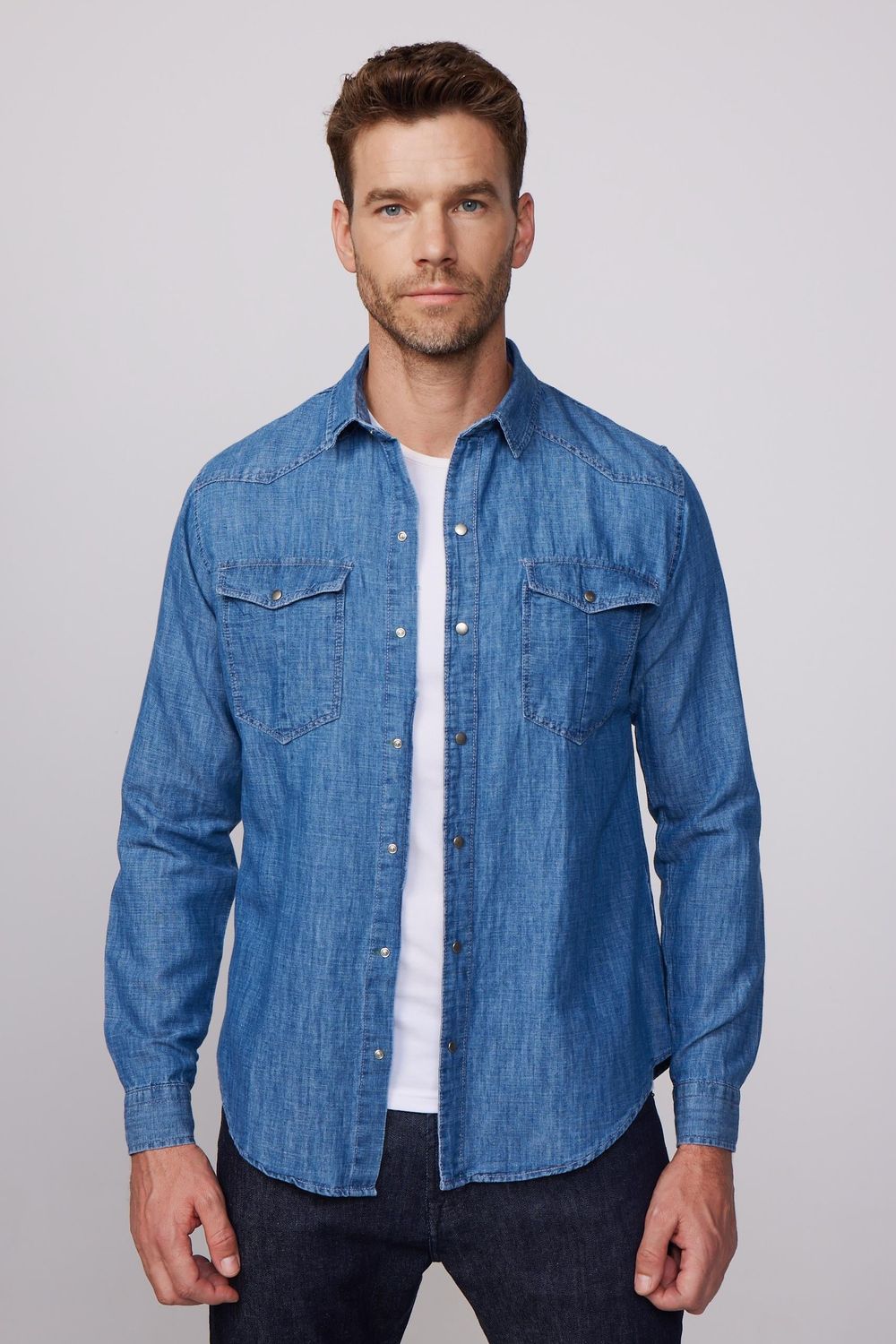 Slim Fit Dar Kesim Çift Cep Kapaklı  Pamuklu Denim Lacivert  Gömlek