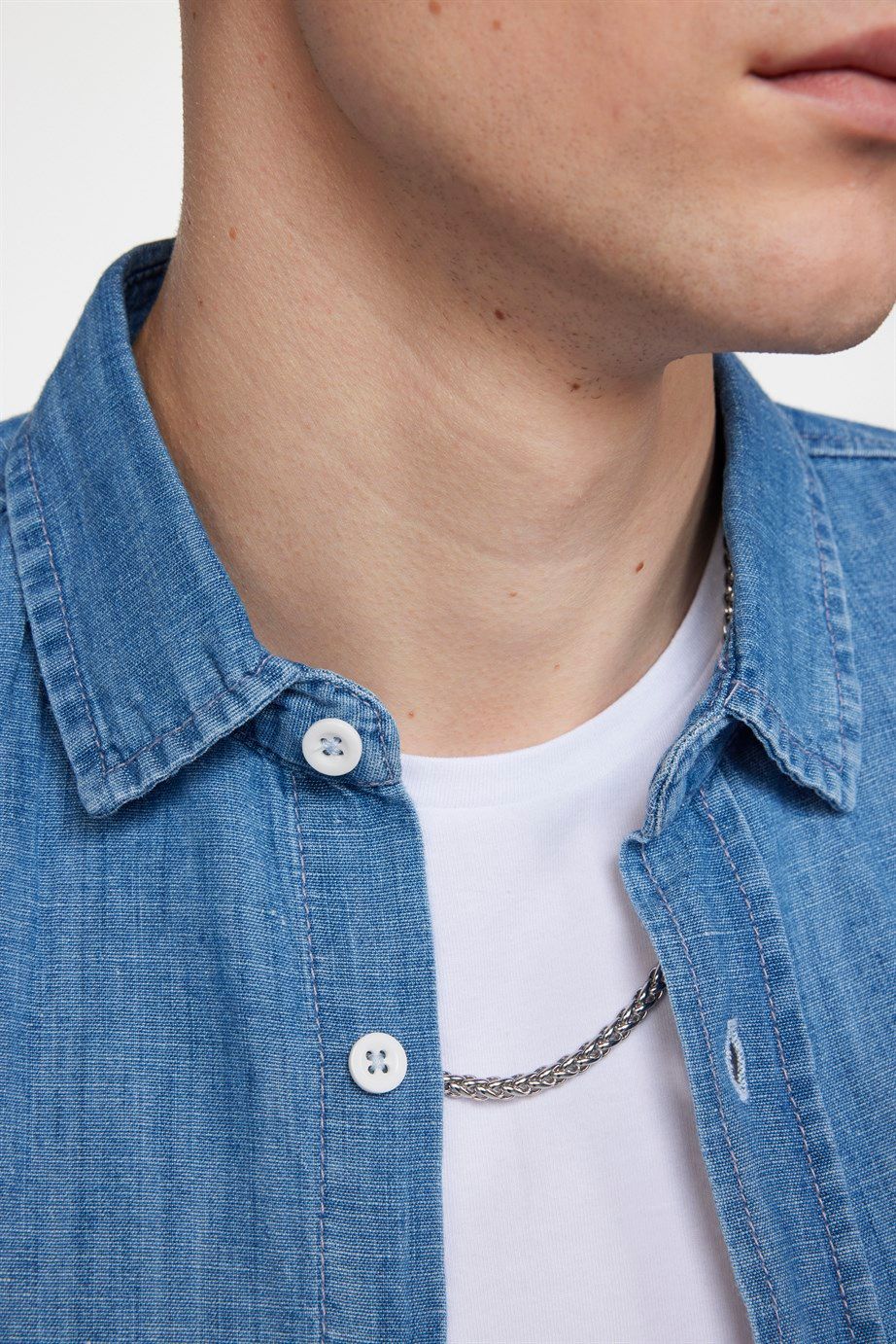 Slim Fit Dar Kesim Tek Cep Kapaklı Pamuklu Denim  Kot Gömlek