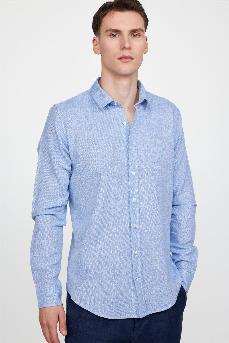Slim Fit Uzun Kol Keten Efekt Düz Biyeli Gömlek