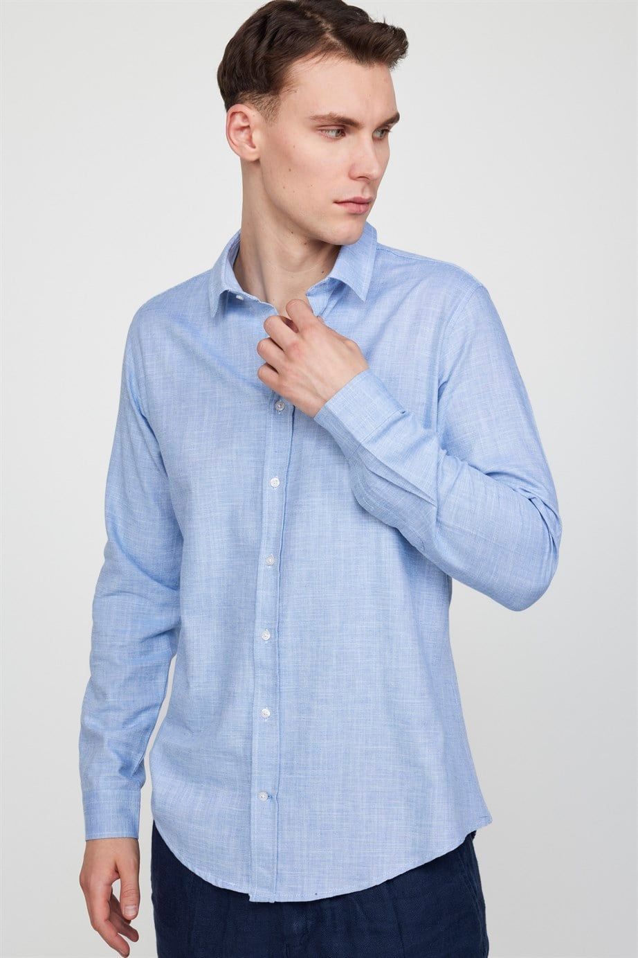 Slim Fit Uzun Kol Keten Efekt Düz Biyeli Gömlek