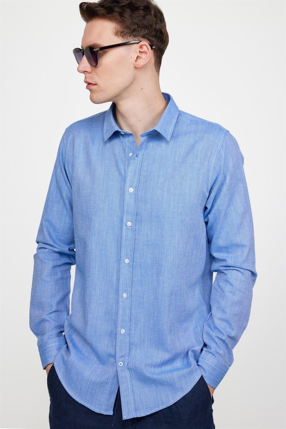 Slim Fit Uzun Kol Keten Efekt Düz Biyeli Gömlek