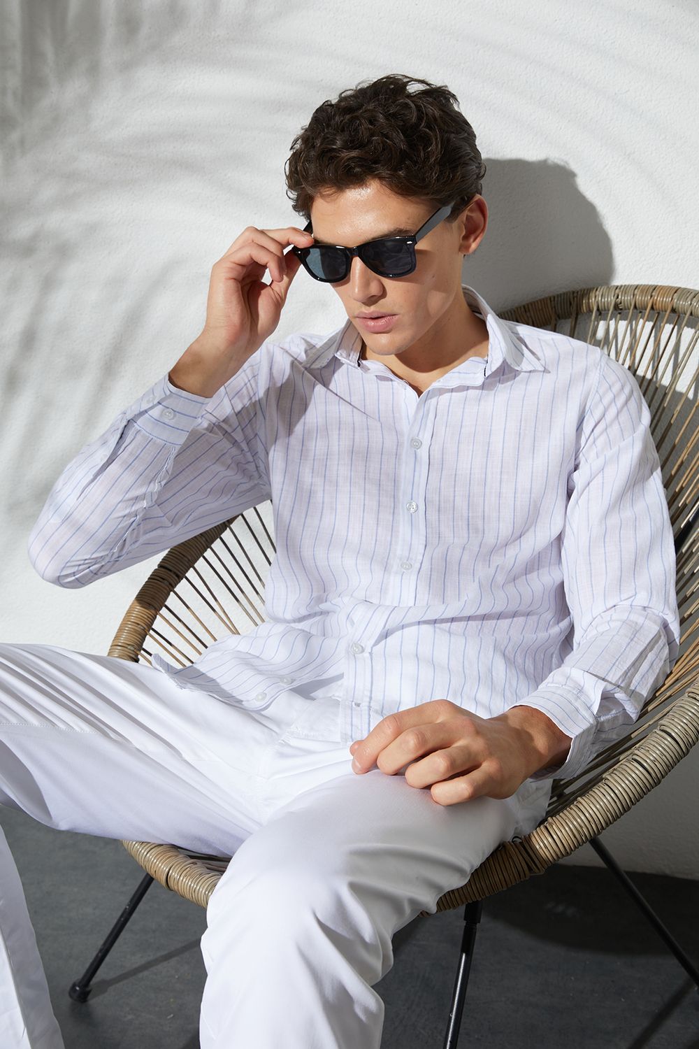 Erkek Slim Fit Dar Kesim Uzun Kollu %100 Pamuk Keten Doku Çizgili Gömlek