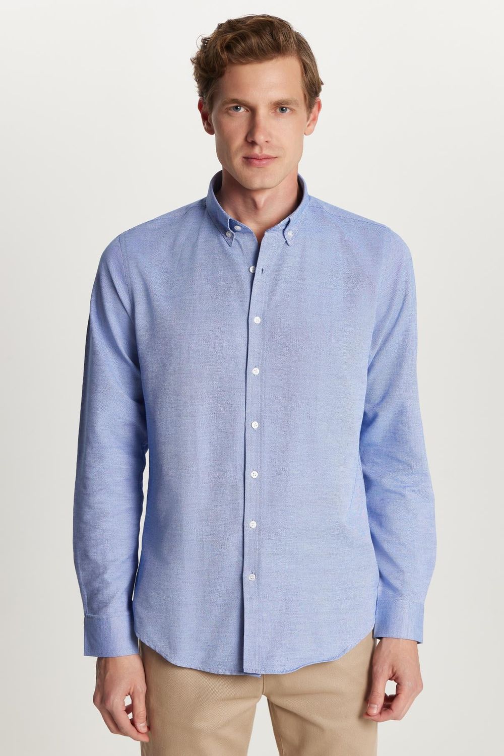 Erkek Slim Fit Dar Kesim Uzun Kollu Pamuklu Oxford Doku Kolay Ütü Mavi Düğmeli Yaka Gömlek