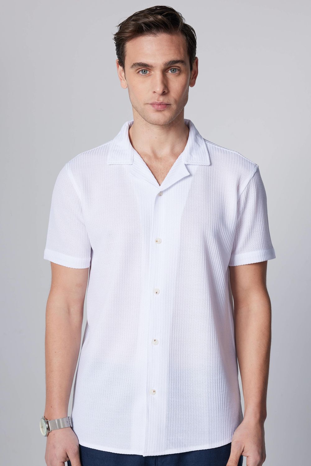 Slim Fit Dar Kesim Kısa Kollu Apaj Yaka Örme Kumaş Yazlık Beyaz Erkek Gömlek