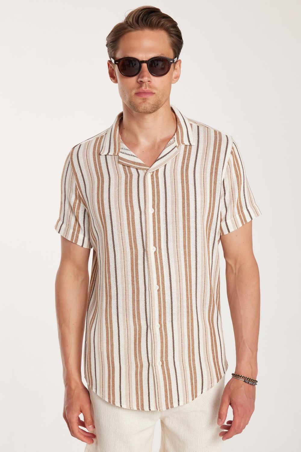 Erkek Slim Fit Dar Kesim Pamuklu Rahat Kullanım Çizgili Kısa Kollu Apaş Yaka Gömlek