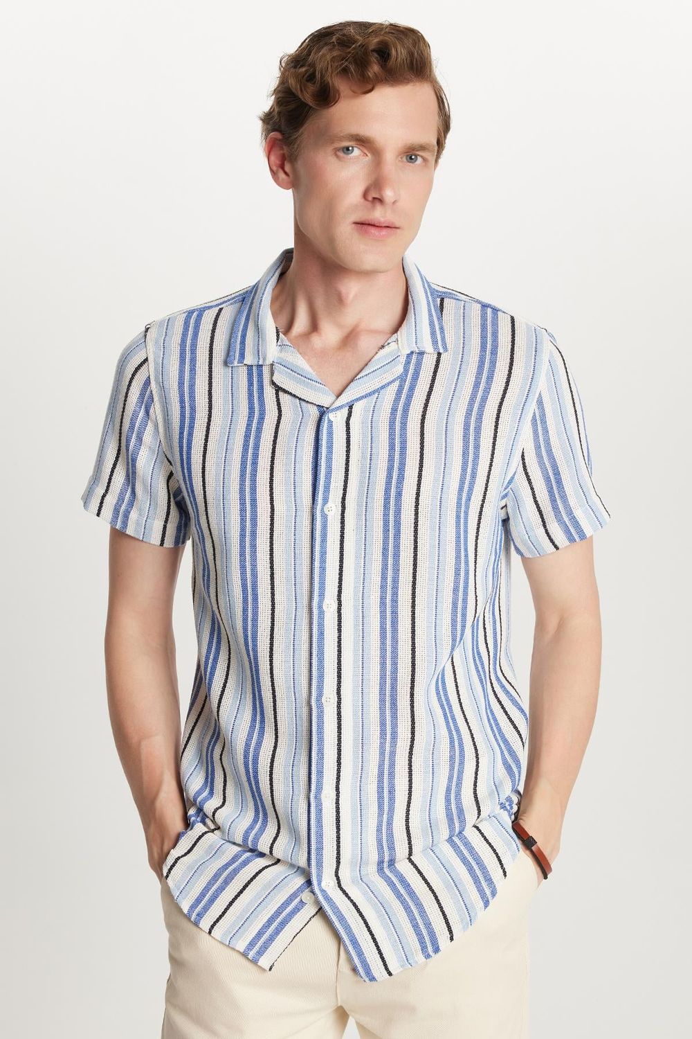 Erkek Slim Fit Dar Kesim Pamuklu Rahat Kullanım Çizgili Kısa Kollu Apaş Yaka Gömlek