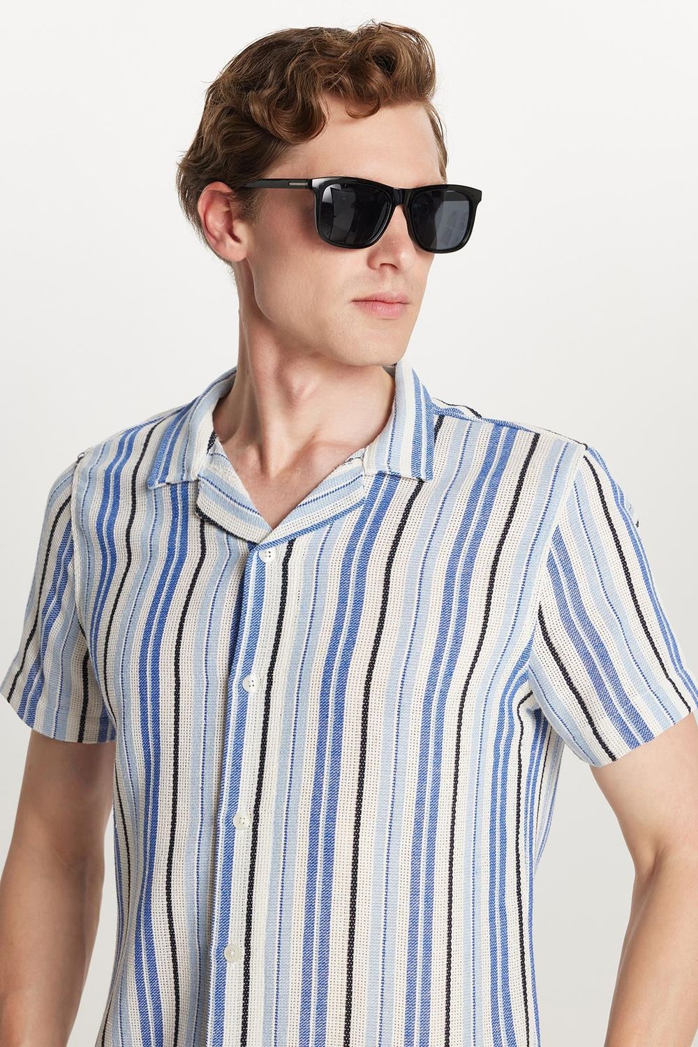Erkek Slim Fit Dar Kesim Pamuklu Rahat Kullanım Çizgili Kısa Kollu Apaş Yaka Gömlek