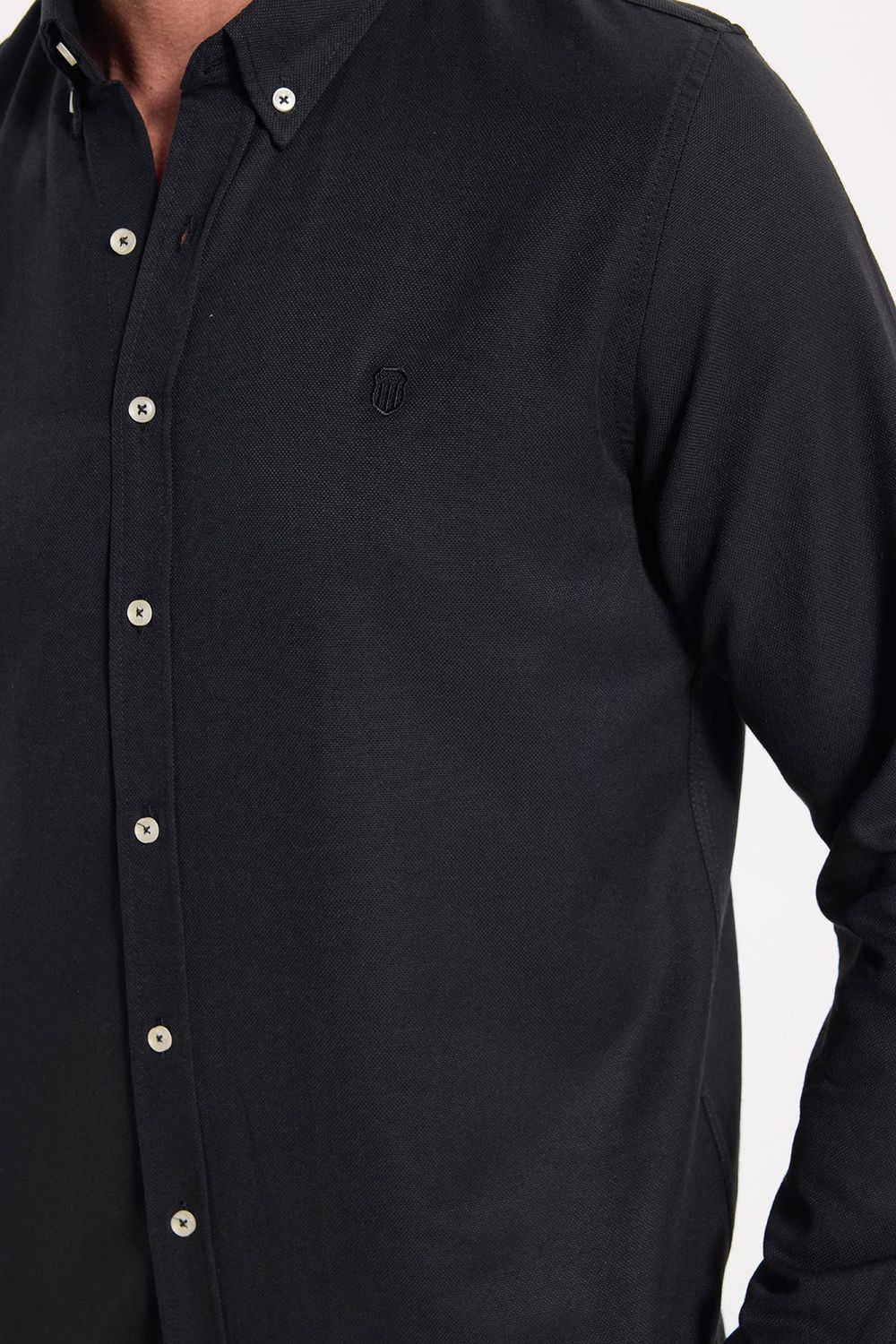 Erkek Slim Fit Dar Kesim Düz Oxford Armalı Düğmeli Yaka Siyah Spor Gömlek