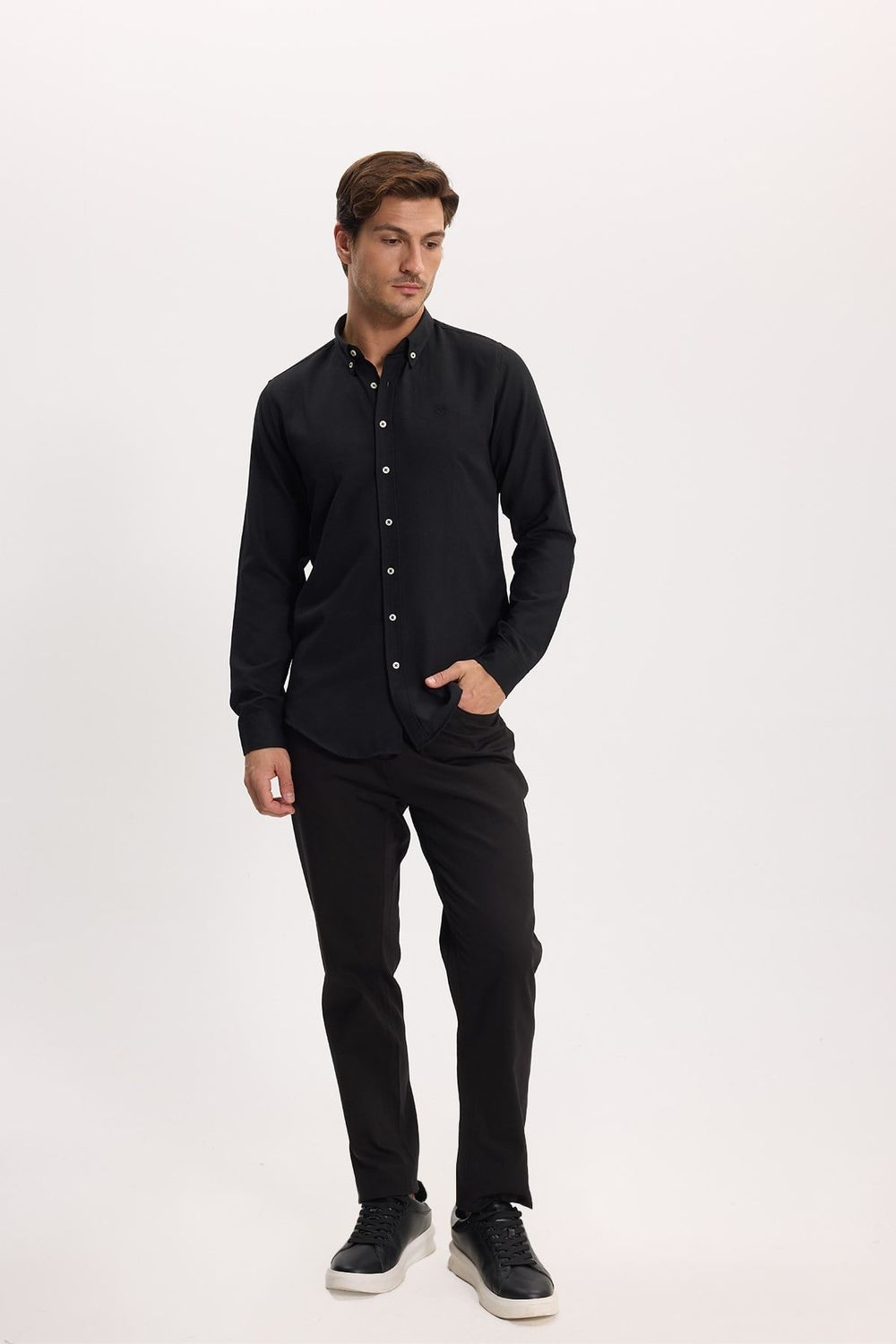 Erkek Slim Fit Dar Kesim Düz Oxford Armalı Düğmeli Yaka Siyah Spor Gömlek