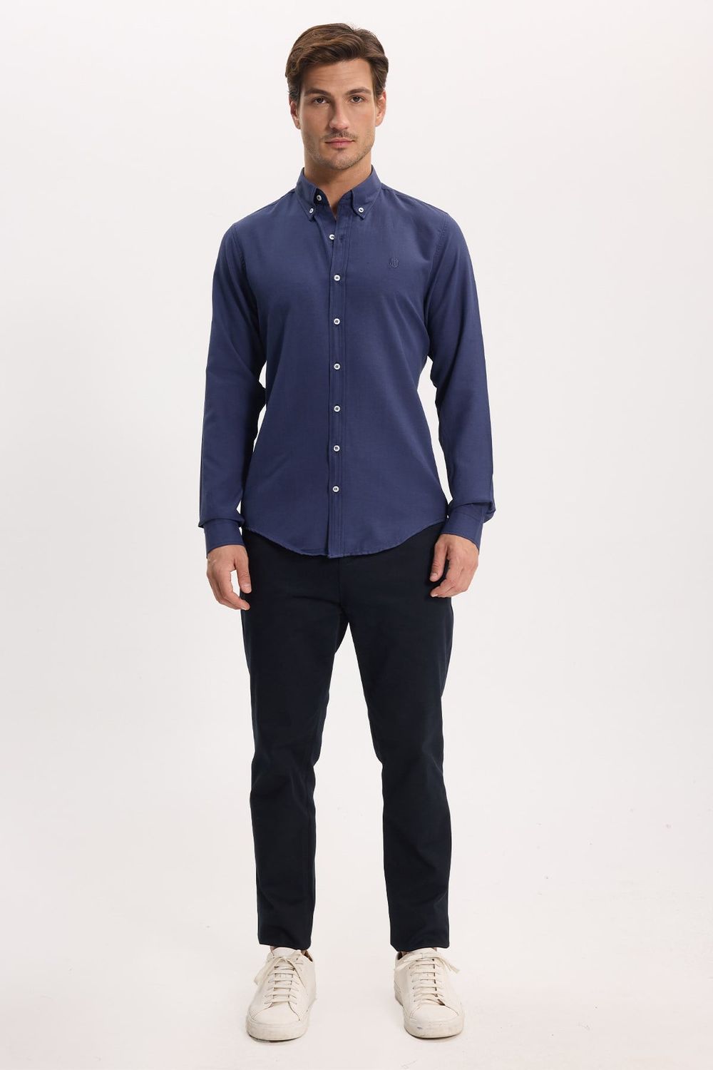 Erkek Slim Fit Dar Kesim Düz Oxford Armalı Düğmeli Yaka Lacivert Spor Gömlek