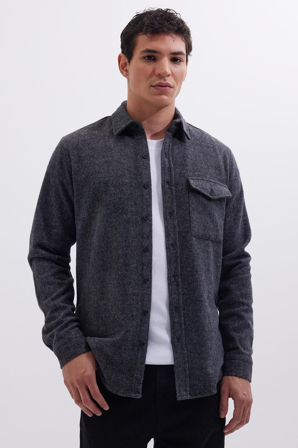 Erkek Slim Fit Tek Cep Kapaklı Düz Oduncu Spor Koyu Gri Gömlek