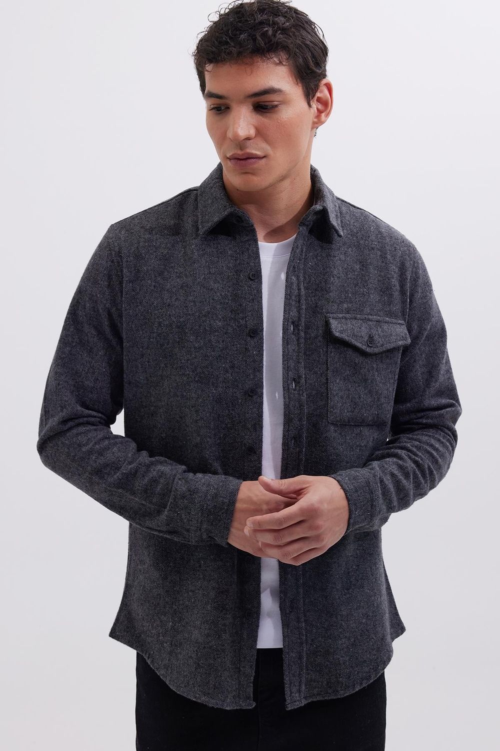 Erkek Slim Fit Tek Cep Kapaklı Düz Oduncu Spor Koyu Gri Gömlek