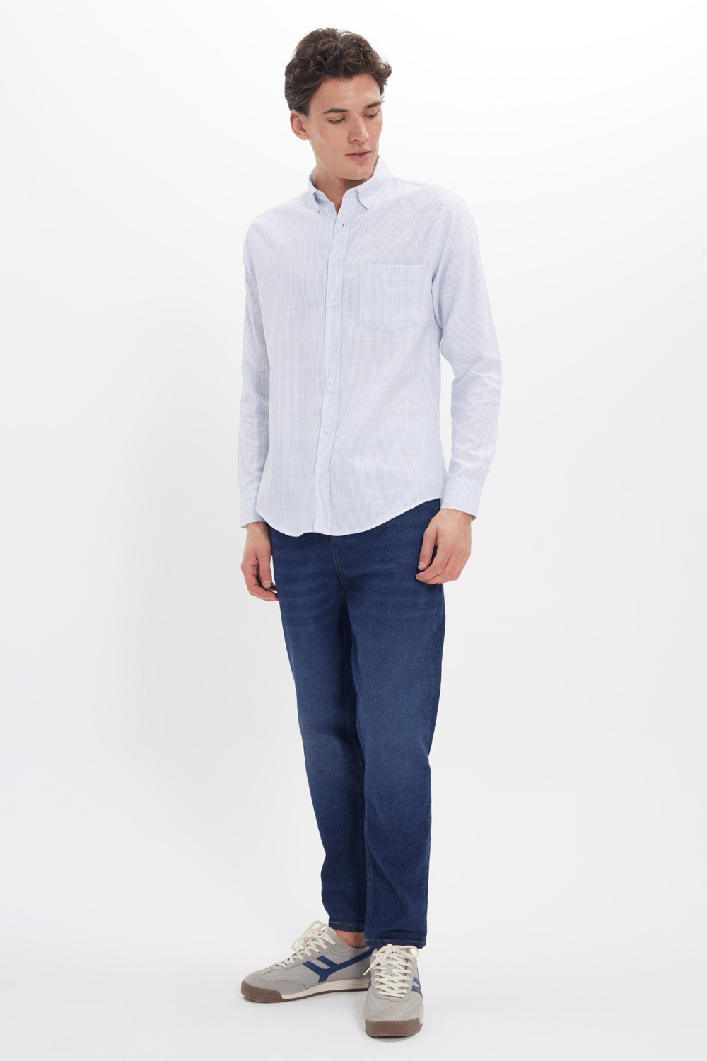 Erkek Slim Fit Dar Kesim %100 Pamuk Düğmeli Yaka Çizgili Uzun Kollu Cepli Keten Efektli Mavi Gömlek