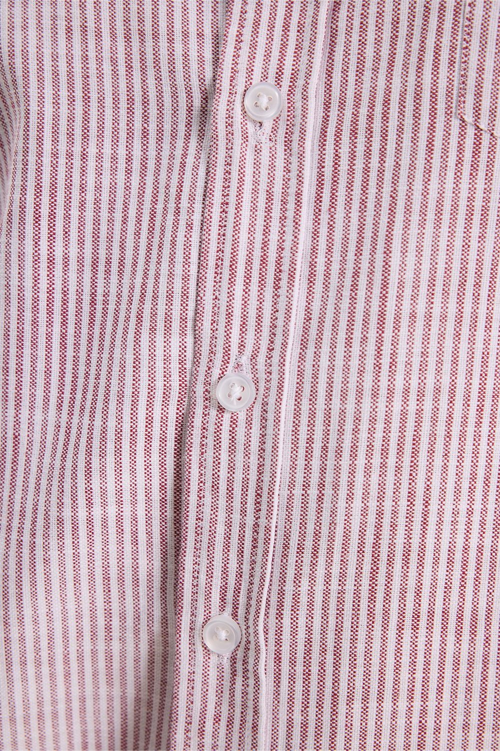 Erkek Slim Fit Dar Kesim %100 Pamuk Düğmeli Yaka Çizgili Uzun Kollu Cepli Keten Efektli Bordo Gömlek