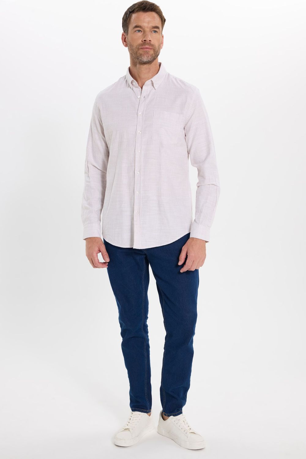 Erkek Slim Fit Dar Kesim %100 Pamuk Düğmeli Yaka Çizgili Uzun Kollu Cepli Keten Bej Gömlek