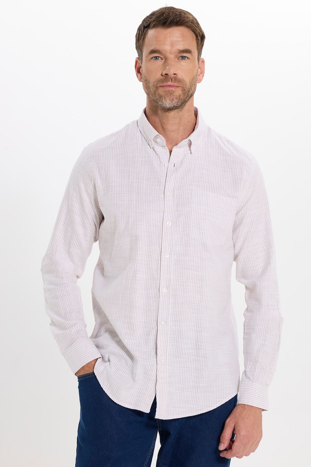 Erkek Slim Fit Dar Kesim %100 Pamuk Düğmeli Yaka Çizgili Uzun Kollu Cepli Keten Bej Gömlek