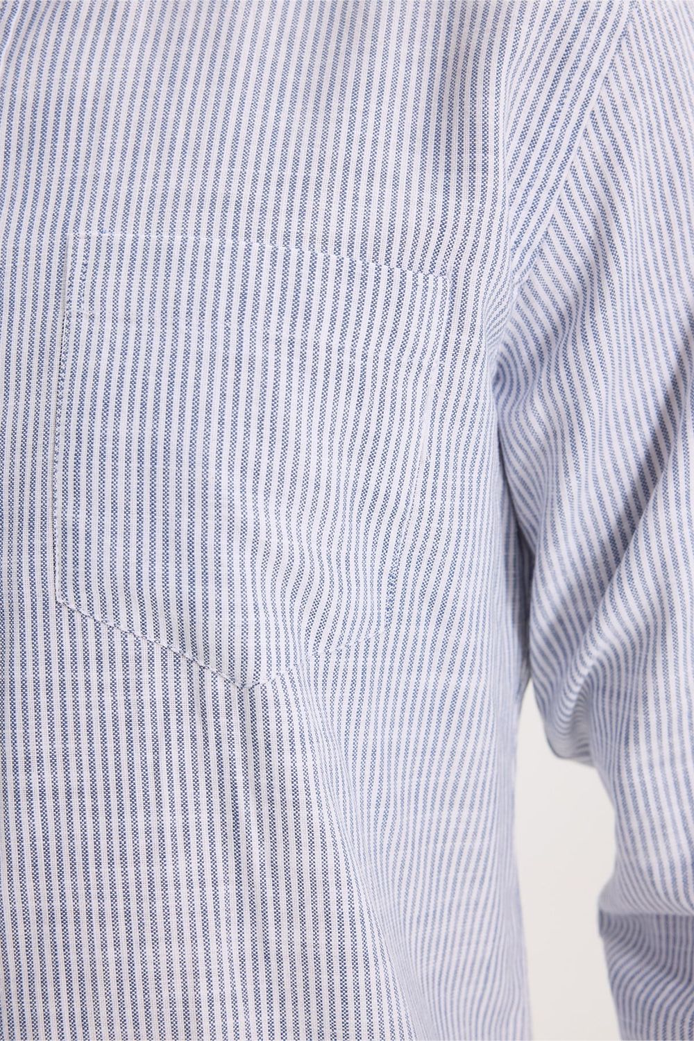 Erkek Slim Fit Dar Kesim %100 Pamuk Düğmeli Yaka Çizgili Uzun Kollu Cepli Keten Lacivert Gömlek