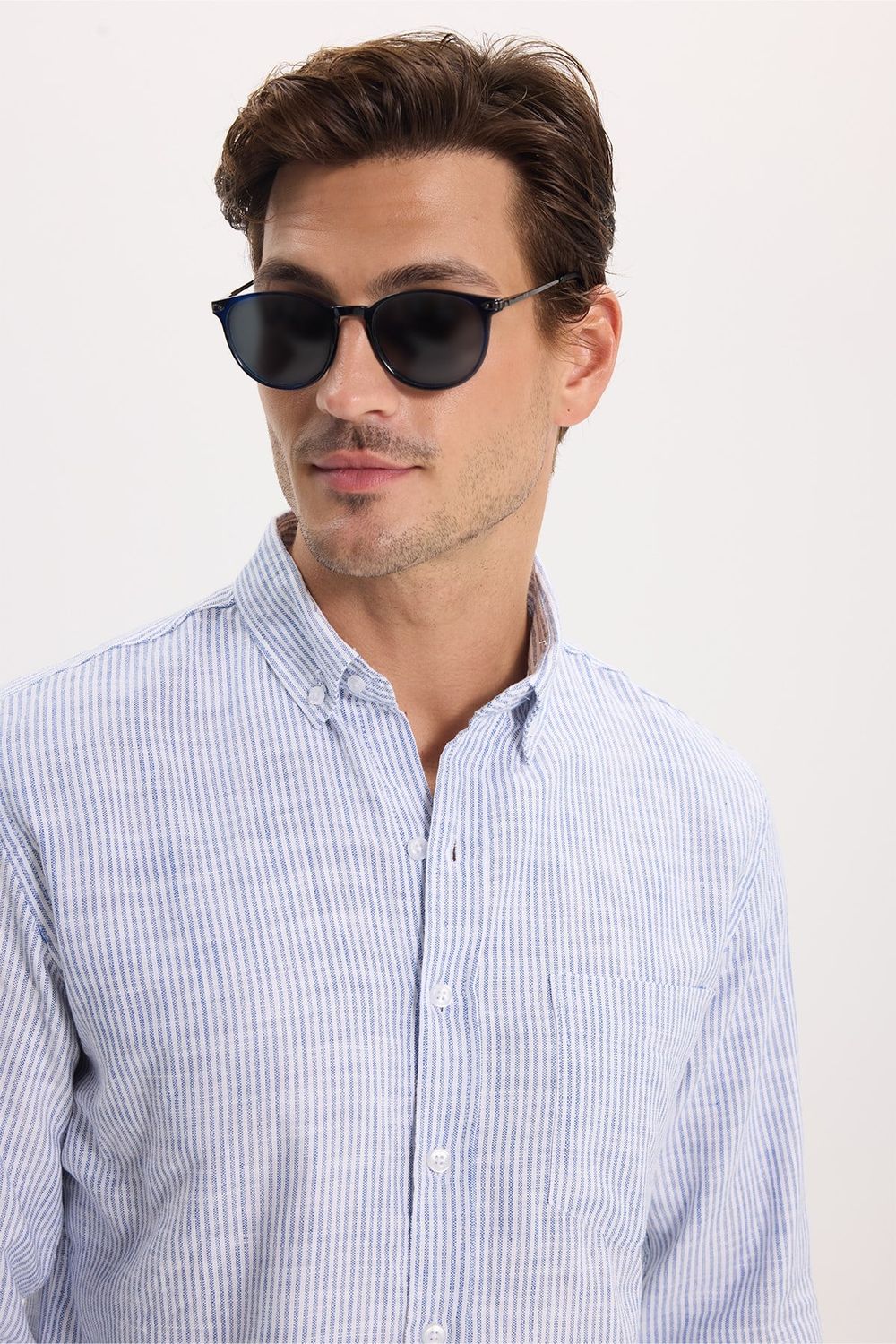 Erkek Slim Fit Dar Kesim %100 Pamuk Düğmeli Yaka Çizgili Uzun Kollu Cepli Keten Efektli Lacivert Gömlek
