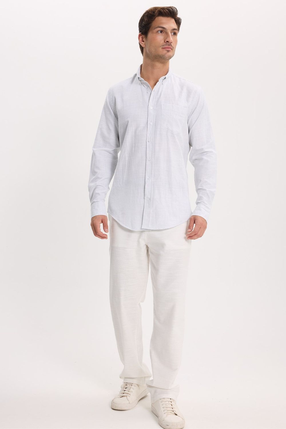 Erkek Slim Fit Dar Kesim %100 Pamuk Düğmeli Yaka Çizgili Uzun Kollu Cepli Keten Efektli Gömlek