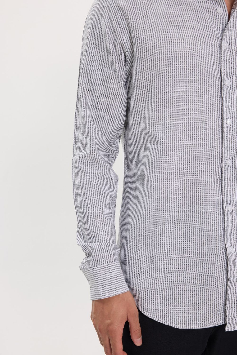 Erkek Slim Fit Dar Kesim %100 Pamuk Düğmeli Yaka Çizgili Uzun Kollu Cepli Keten Siyah-Beyaz Gömlek