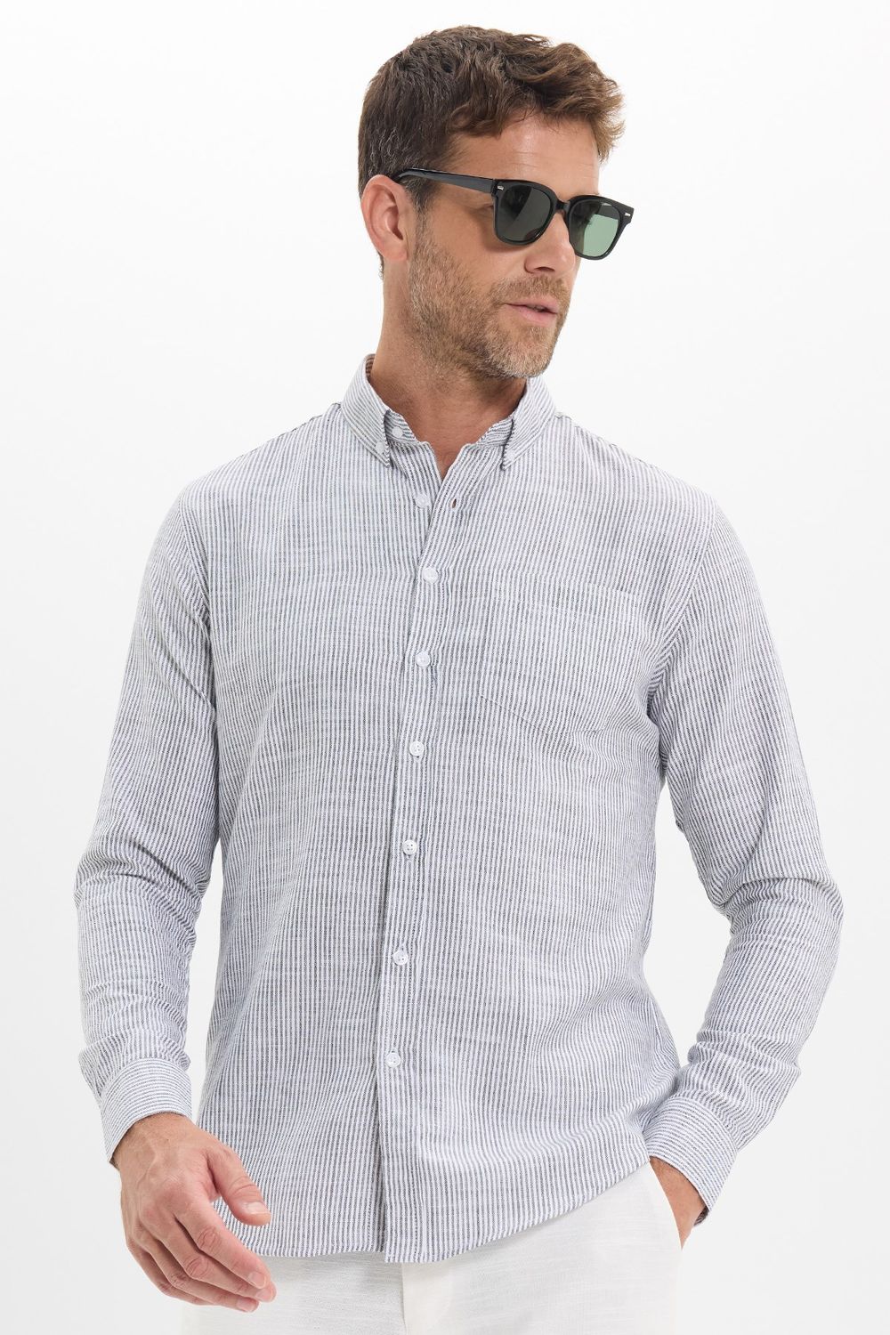 Erkek Slim Fit Dar Kesim %100 Pamuk Düğmeli Yaka Çizgili Uzun Kollu Cepli Keten Siyah-Beyaz Gömlek