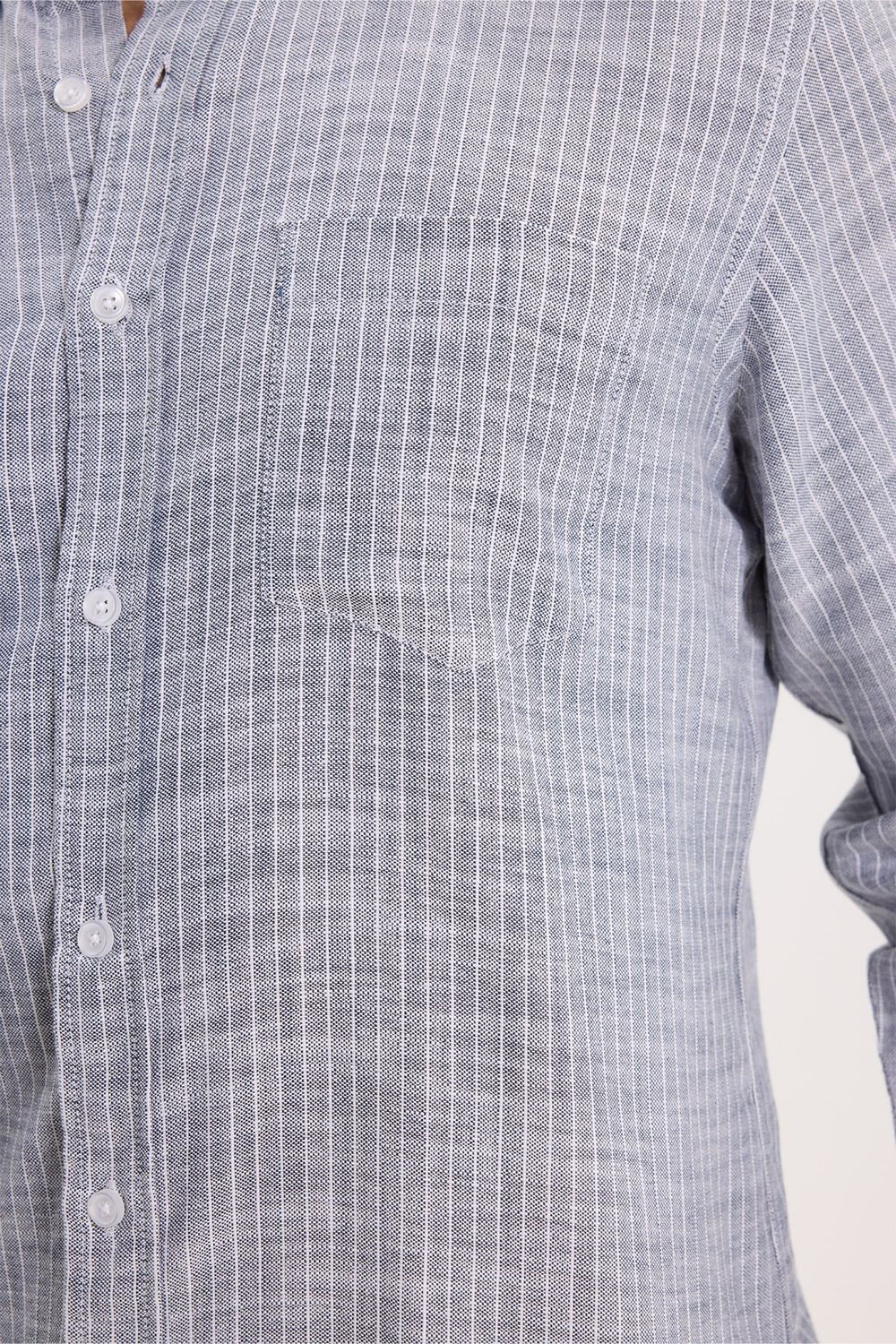 Erkek Slim Fit Dar Kesim %100 Pamuk Düğmeli Yaka Çizgili Uzun Kollu Cepli Keten Lacivert Gömlek
