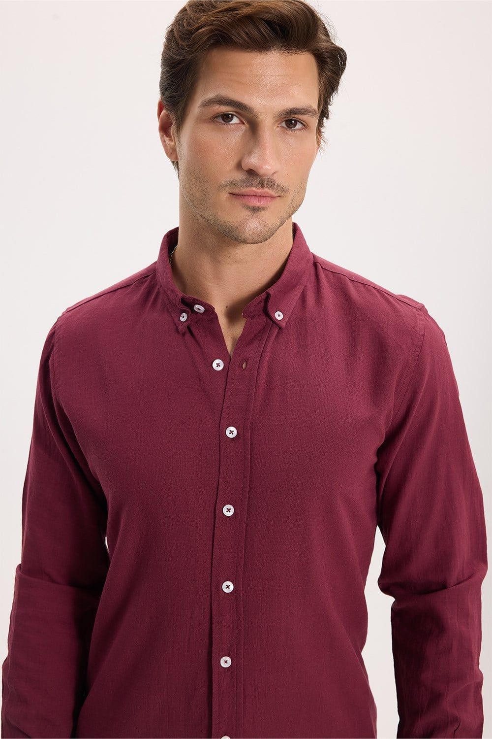 Erkek Slim Fit Dar Kesim %100 Pamuk Düğmeli Yaka Flam Keten Bordo Gömlek