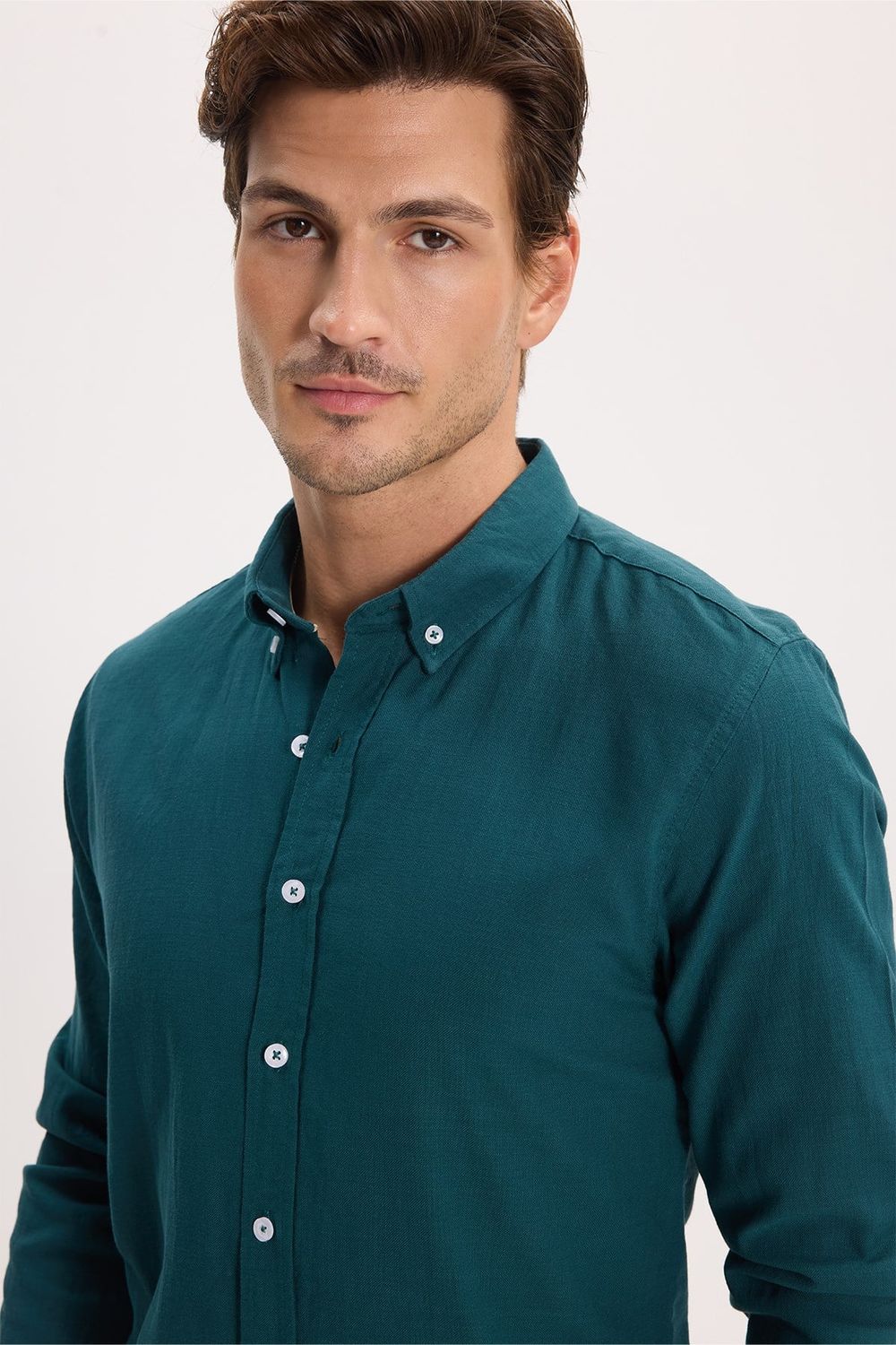 Erkek Slim Fit Dar Kesim %100 Pamuk Düğmeli Yaka Flam Keten Yeşil Gömlek