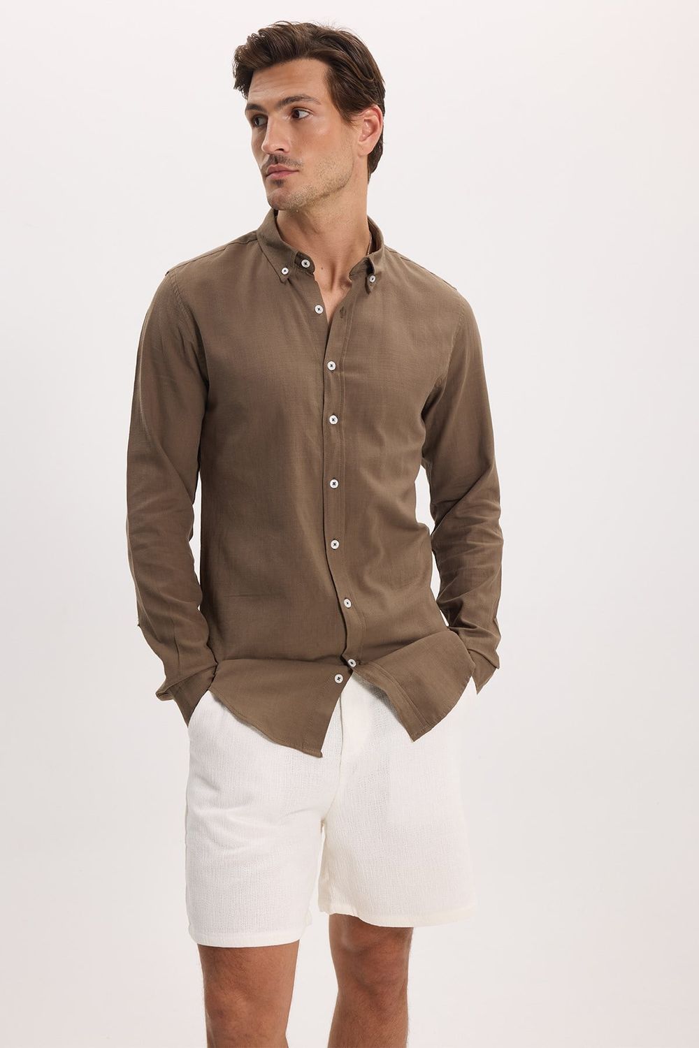 Erkek Slim Fit Dar Kesim %100 Pamuk Düğmeli Yaka Flam Keten Haki Gömlek