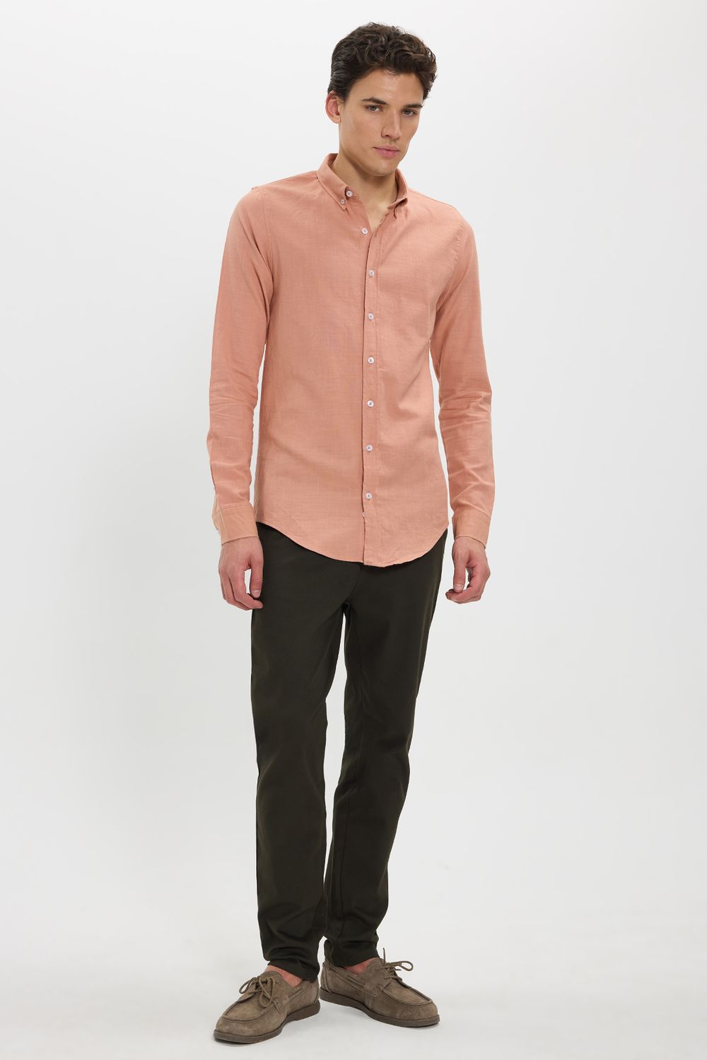 Erkek Slim Fit Dar Kesim %100 Pamuk Düğmeli Yaka Flam Keten Turuncu Gömlek