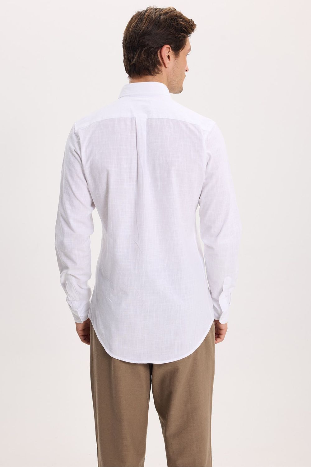 Erkek Slim Fit Dar Kesim Uzun Kollu %100 Pamuk Keten Efektli Düğmeli Yaka Rahat Beyaz Gömlek