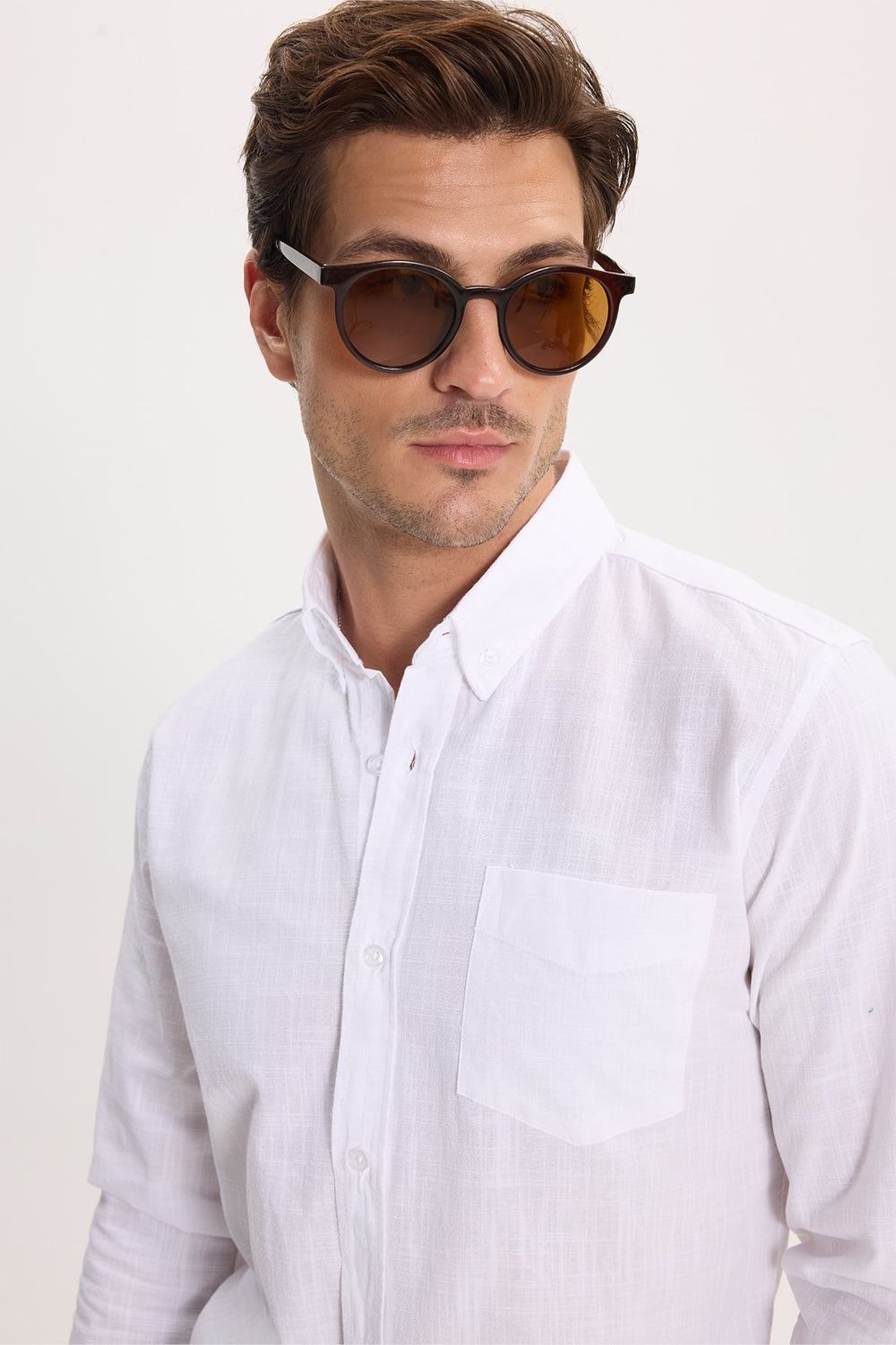 Erkek Slim Fit Dar Kesim Uzun Kollu %100 Pamuk Keten Efektli Düğmeli Yaka Rahat Beyaz Gömlek