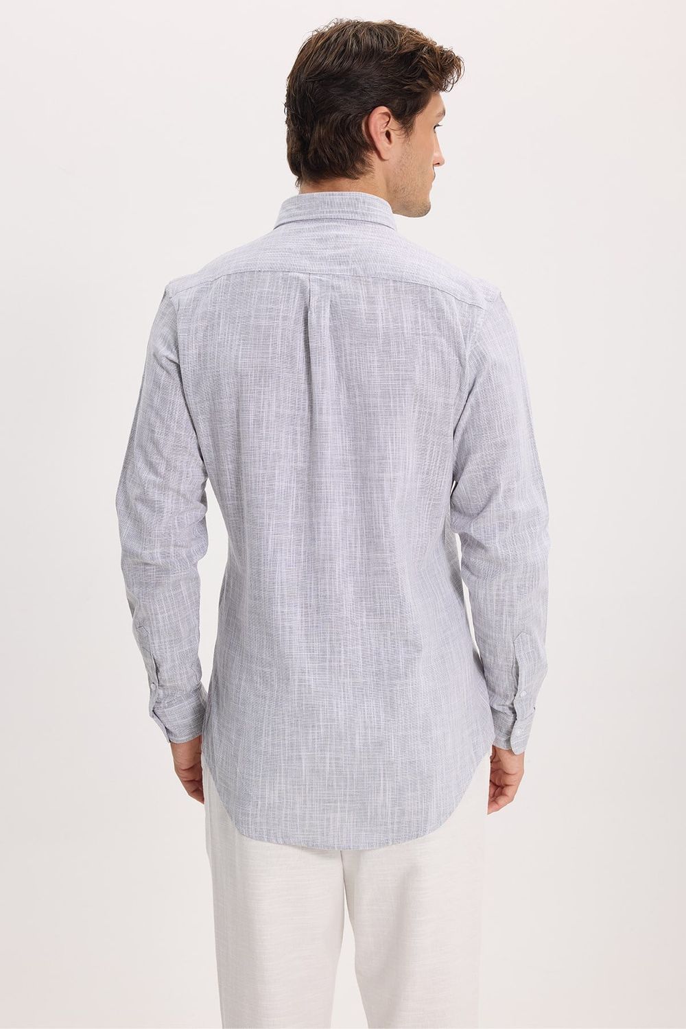 Erkek Slim Fit Dar Kesim Uzun Kollu %100 Pamuk Keten Efektli Düğmeli Yaka Rahat Gri Gömlek