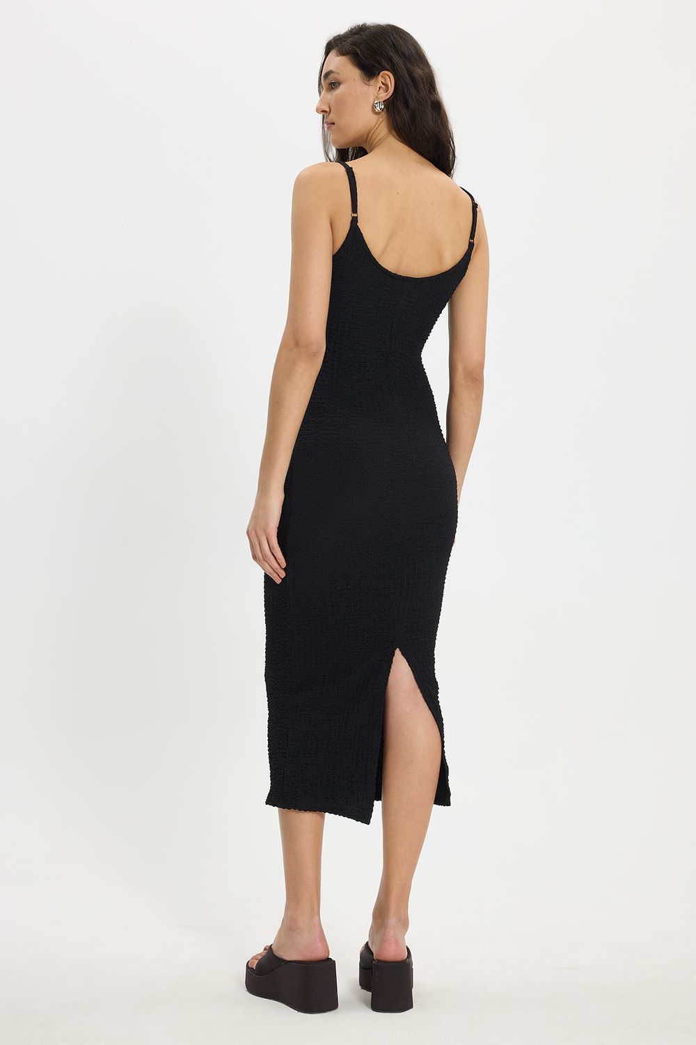 Kadın Slim Fit Vücuda Oturan Askılı Likralı Midi Boy Siyah Elbise