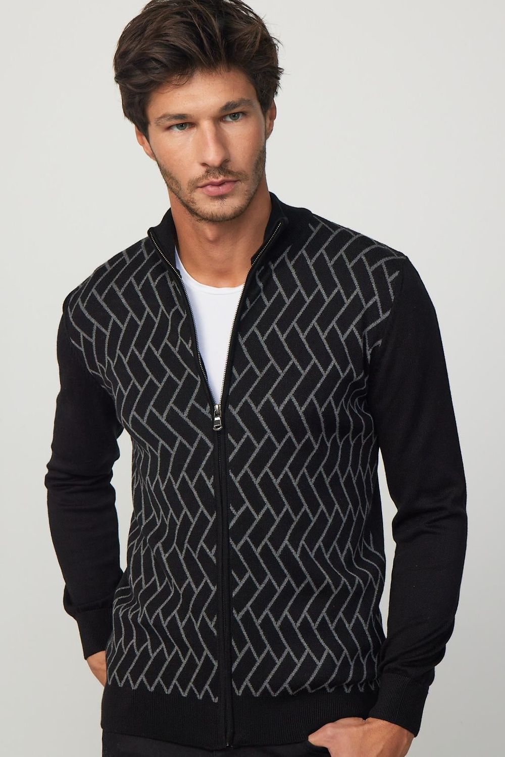 Erkek Slim Fit Dar Kesim Yarım Balıkçı Yaka Fermuarlı Önü Desenli Hırka
