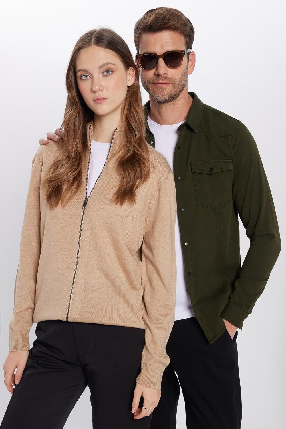 Erkek Slim Fit Dar Kesim Bej Dik Yaka Fermuarlı Düz Hırka