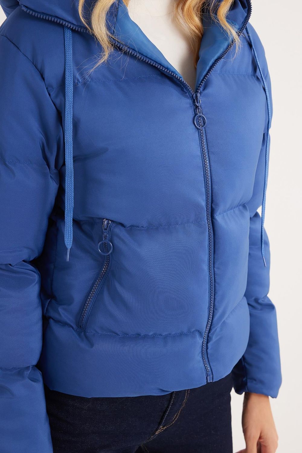 Kadın Regular Fit Klasik Kesim Kapüşonlu Şişme İndigo Mont