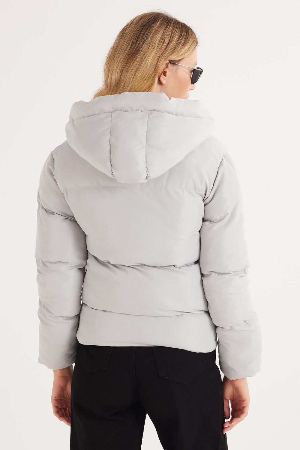 Kadın Regular Fit Klasik Kesim Kapüşonlu Şişme Gri Mont