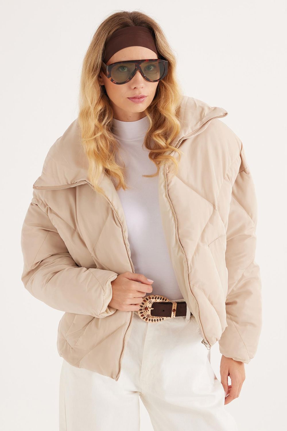 Kadın Oversize Geniş Kesim Şişme Dik Yaka Bej Mont
