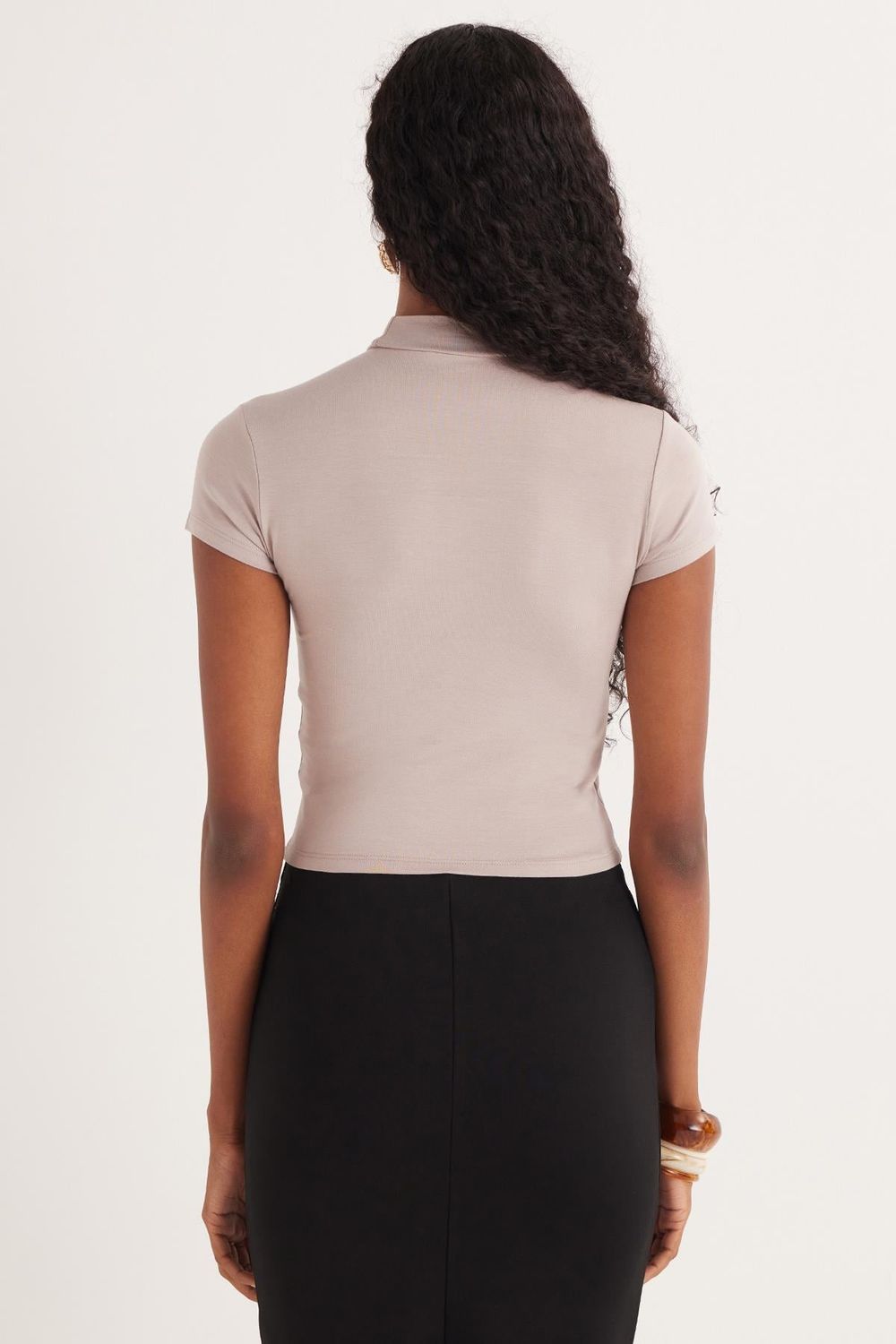 Kadın Slim Fit Dar Kesim Viskon Kumaş Yarım Balıkçı Yaka Vizon Bluz