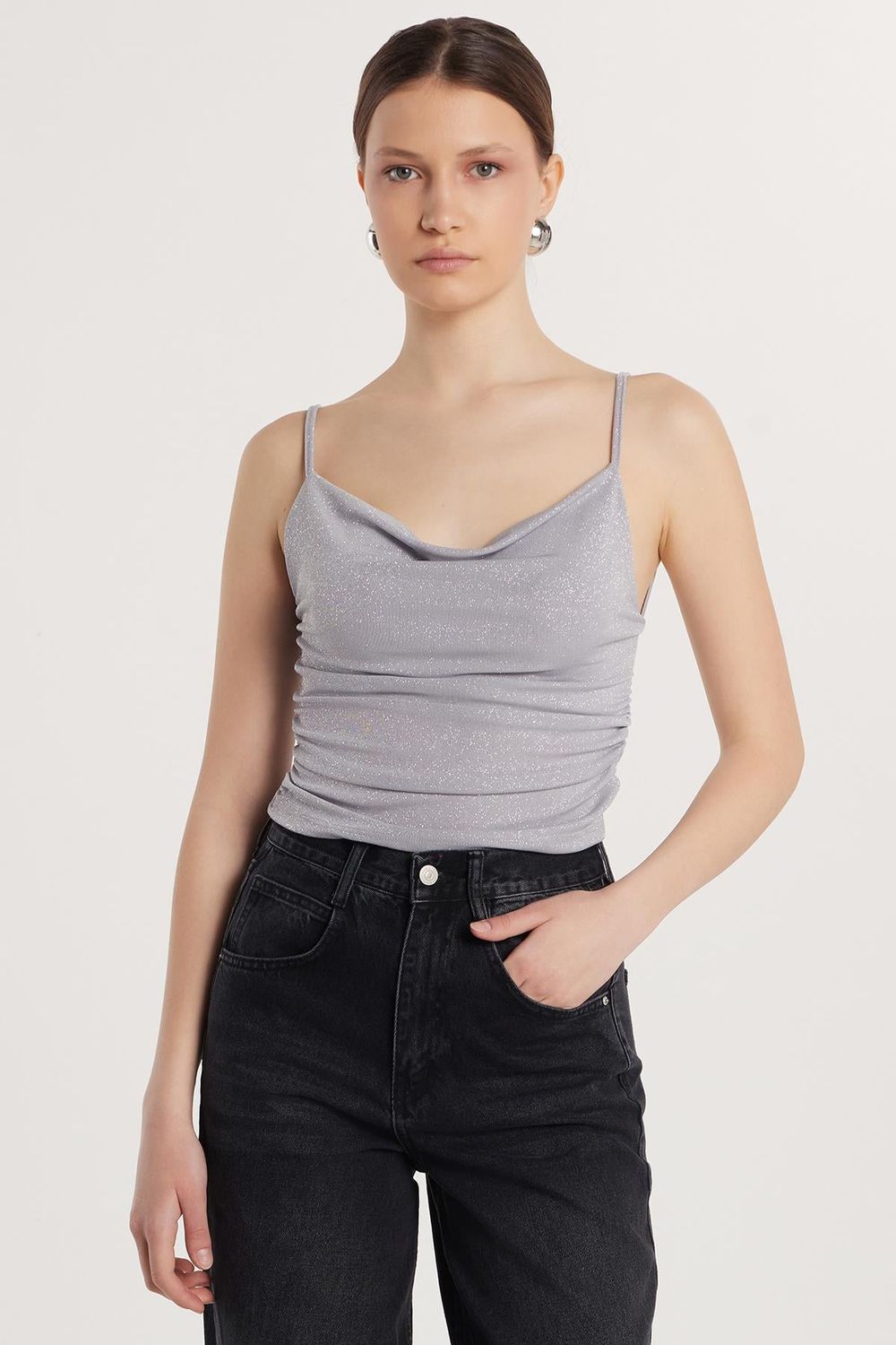 Kadın Slim Fit Dar Kesim İnce Askılı Gri Bluz