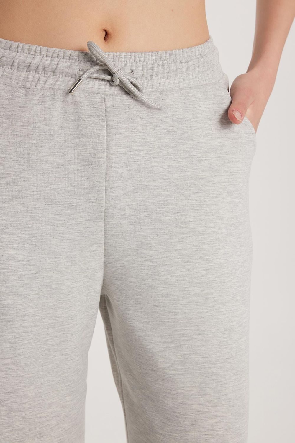 Kadın Slim Fit Normal Bel Çift Cep Beli Bağcıklı Gri Eşofman Altı