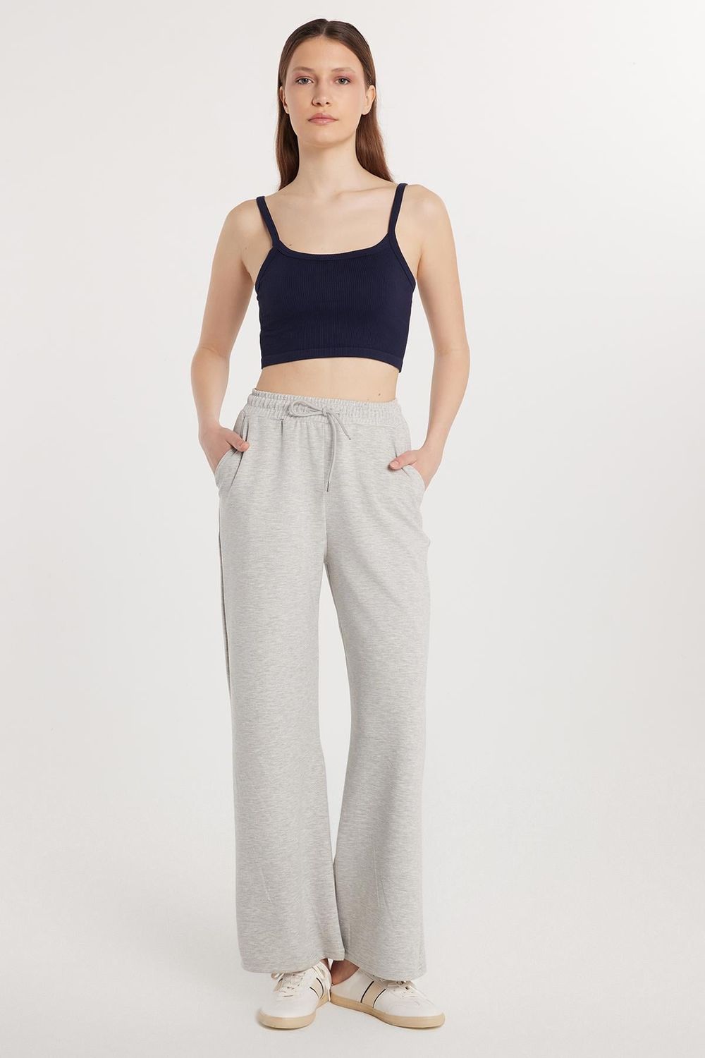 Kadın Slim Fit Normal Bel Çift Cep Beli Bağcıklı Gri Eşofman Altı