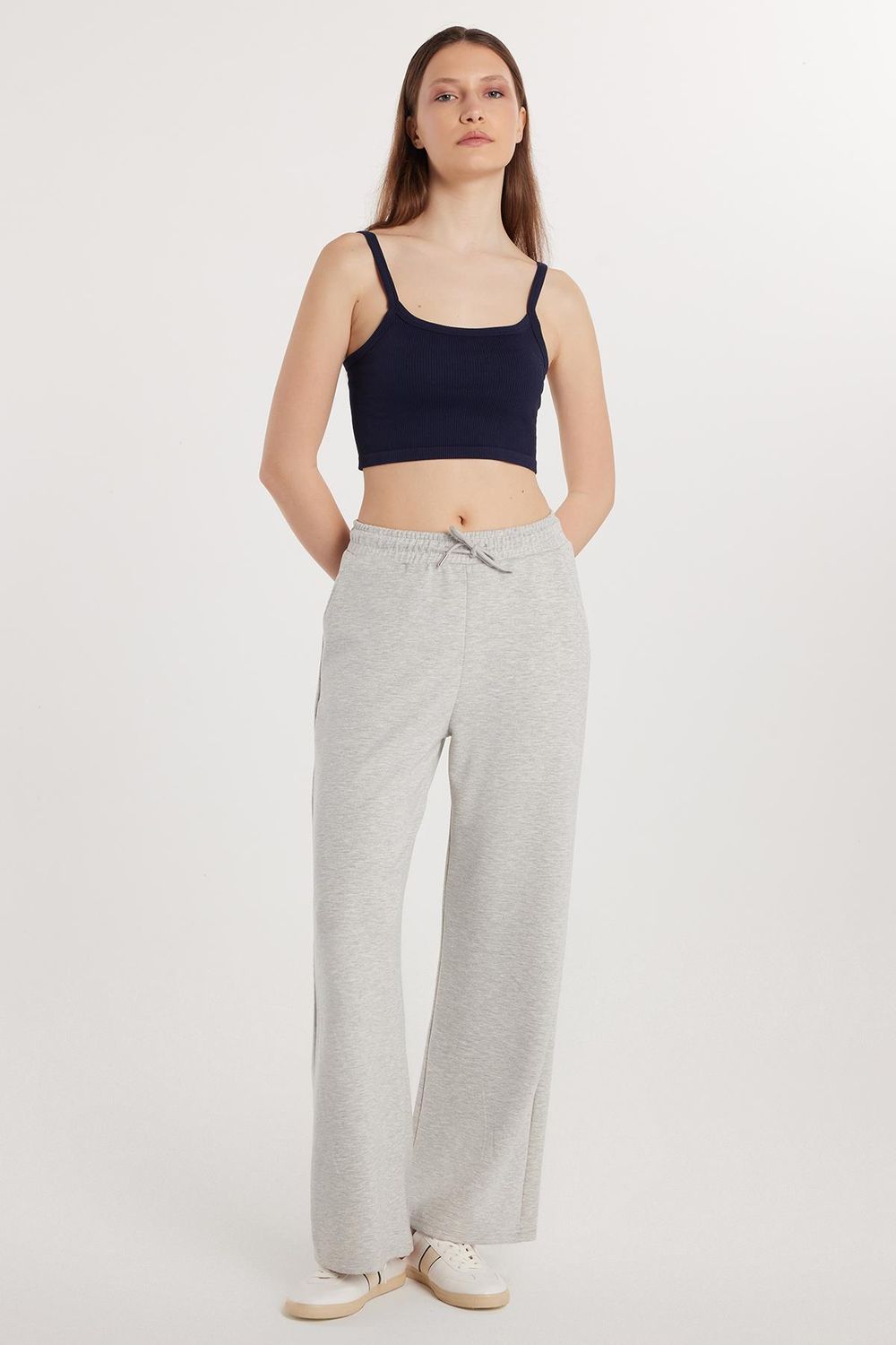 Kadın Slim Fit Normal Bel Çift Cep Beli Bağcıklı Gri Eşofman Altı