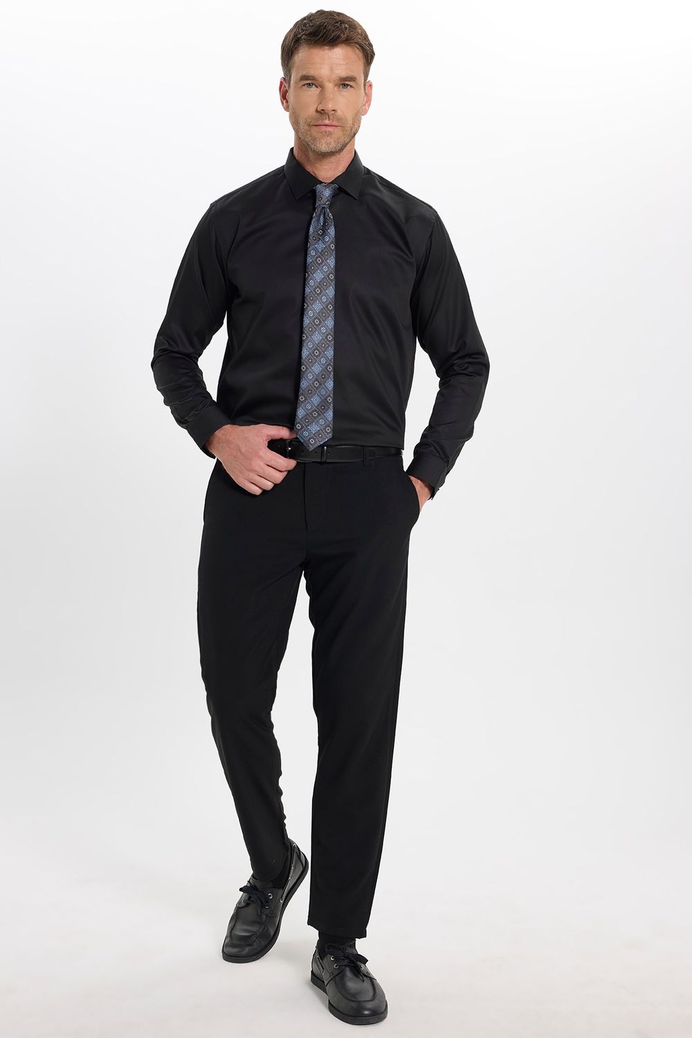 Erkek Regular Fit Rahat Kesim Siyah Non-Iron Pamuklu  Gömlek