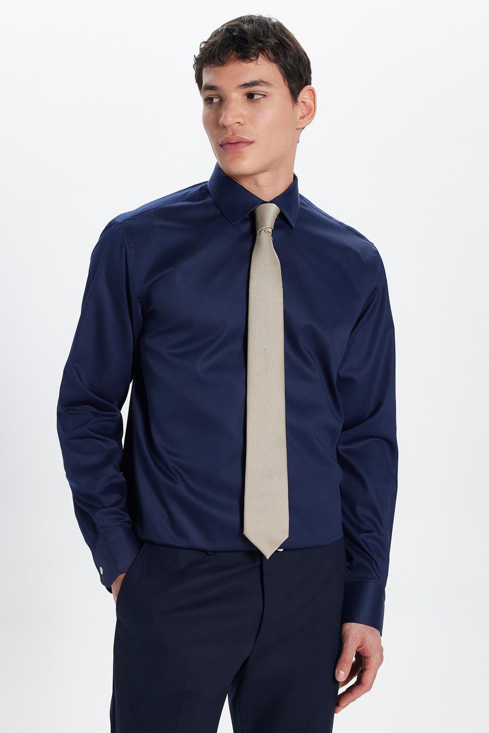 Erkek Regular Fit Klasik Kesim Lacivert Non-Iron Pamuklu Doğa Dostu Belgeli Ütü Gerektirmez Gömlek