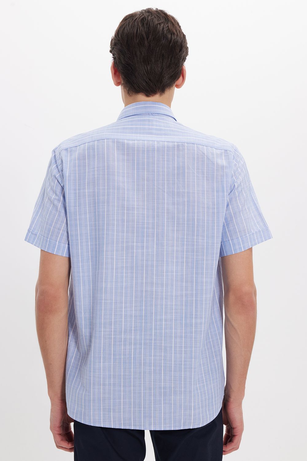 Erkek Regular Fit Klasik Kesim Oversize %100 Pamuk Keten Doku Tek Cepli Çizgili Kısa Kollu Mavi Gömlek