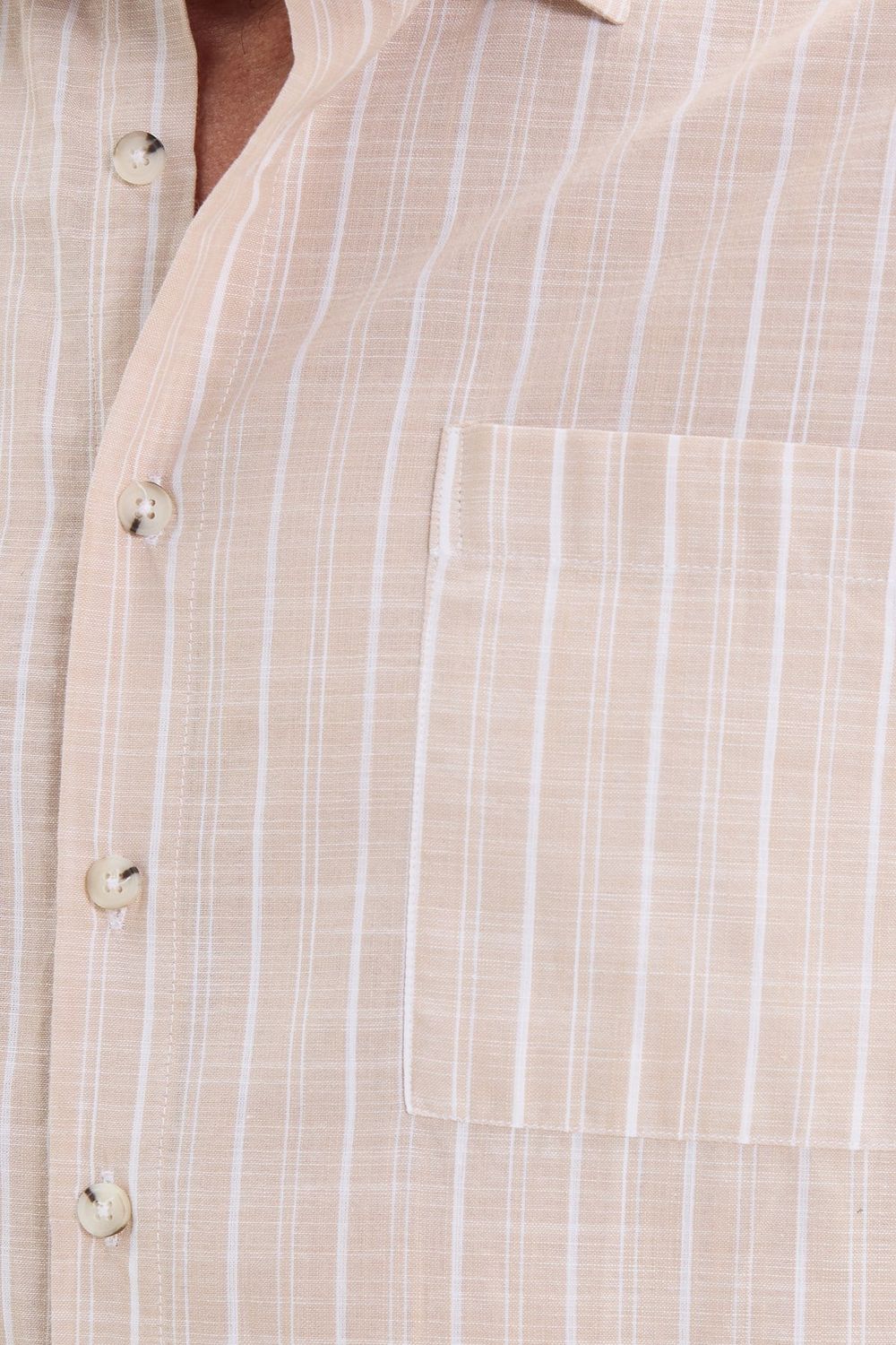 Erkek Regular Fit Klasik Kesim Oversize %100 Pamuk Keten Doku Tek Cepli Çizgili Kısa Kollu Bej Gömlek